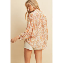 Load image into Gallery viewer, &quot;Ariella&quot; Apricot Floral Printed Batwing Blouse